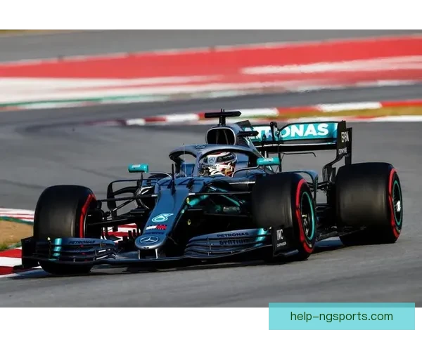 F1新赛季揭幕战风云再起车队格局重塑冠军之争全面升级焦点尽显