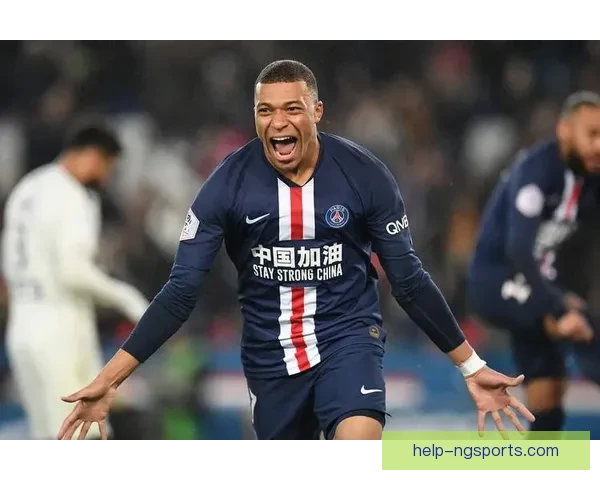 欧冠小组赛：曼联与巴萨强强对决，梅西能否带领巴黎突破重围